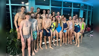 Teilnehmer des 50 x 100 Meter Schwimmens (Bild: Silke Fersch)