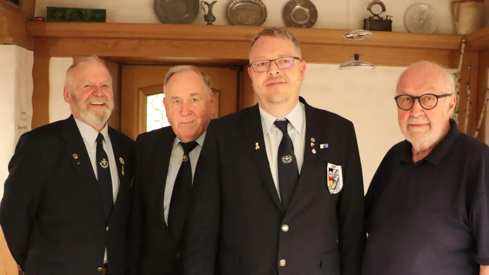 Von links Hans-Reiner Heldrich RK-Vorsitzender, Horst Embacher Bezirksvorsitzender, Michael Schuster 1. Vorstand SRK, Rudi Gruber Kassier und Schriftführer SRK. (Bild: Rudi Gruber)