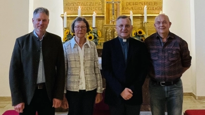 Die Kirchenverwaltung von St. Barbara mit Stadtpfarrer Markus Brunner: Christian Beck, Angelika Wallner Markus Brunner, Michael Graubmann (von links) (Bild: Stephan Weiß)