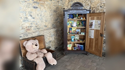 „Hin und Mit“-Schrank im Schafferhof (Bild: Melanie Wenisch)