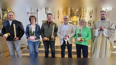 V.l.n.r. Slavomir Stachowiak, Manuela Popp, Christian Graml, Siegfried Scharf, Christine Ebert und Pfarrer Johannes Arweck. (Bild: Bernhard Lutter)