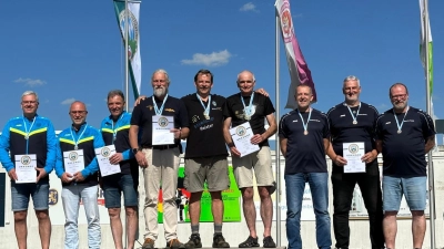 Siegerehrung Bayerische Meisterschaft (von rechts Sascha Treml, Thomas Bauer, Thomas Birner) (Bild: Martina Birner)