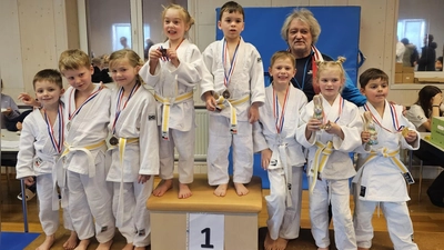 Die jüngsten Judoka der DJK Ensdorf beim Osterturnier in Nittendorf (Bild: Stefanie Preißl)