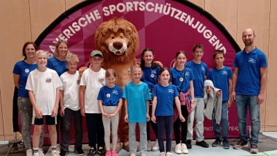Teilnehmer der Lichtmeisterschaft in Haibach. (Bild: Claudia Döllinger)
