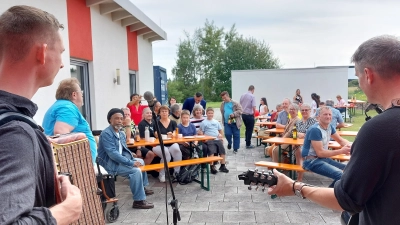 Sommerfest des Christus-Zentrums Weiden mit der Band „Train Rocker”.  (Bild: Helmut Kunz)