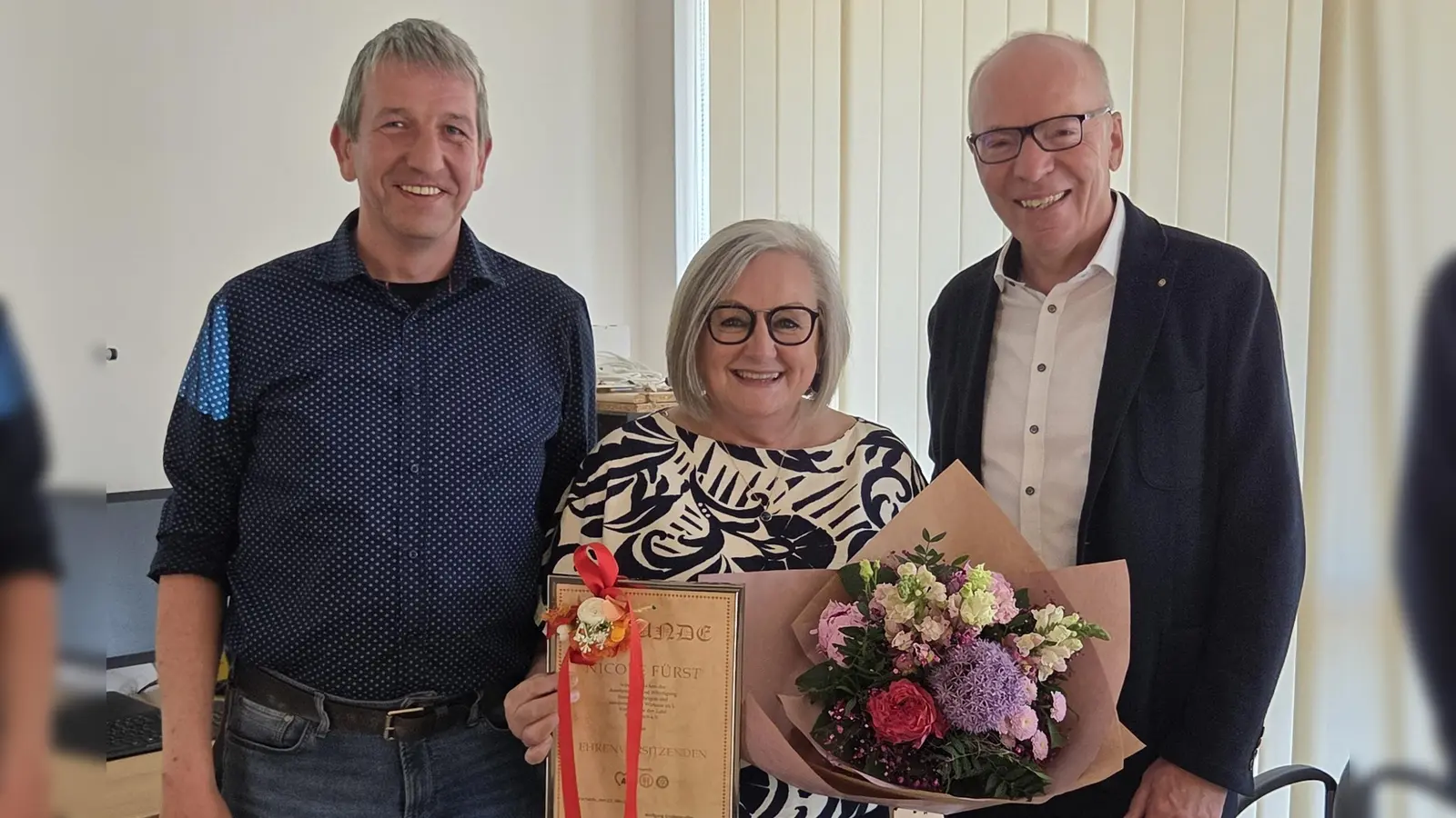 Ehrenvorsitzende Nickole Fürst (Mitte) mit dem 2.Vorsitzenden Wolfgang Gopengießer (r) und dem neu gewählten Vorsitzenden Jürgen Kirchmann (l). (Bild: Jürgen Kirchmann)