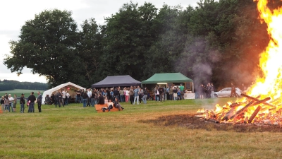 Joahnnisfeuer KLJB Waldthurn in Albersrieth am Maienberg (Bild: Dorothee Pleyer)
