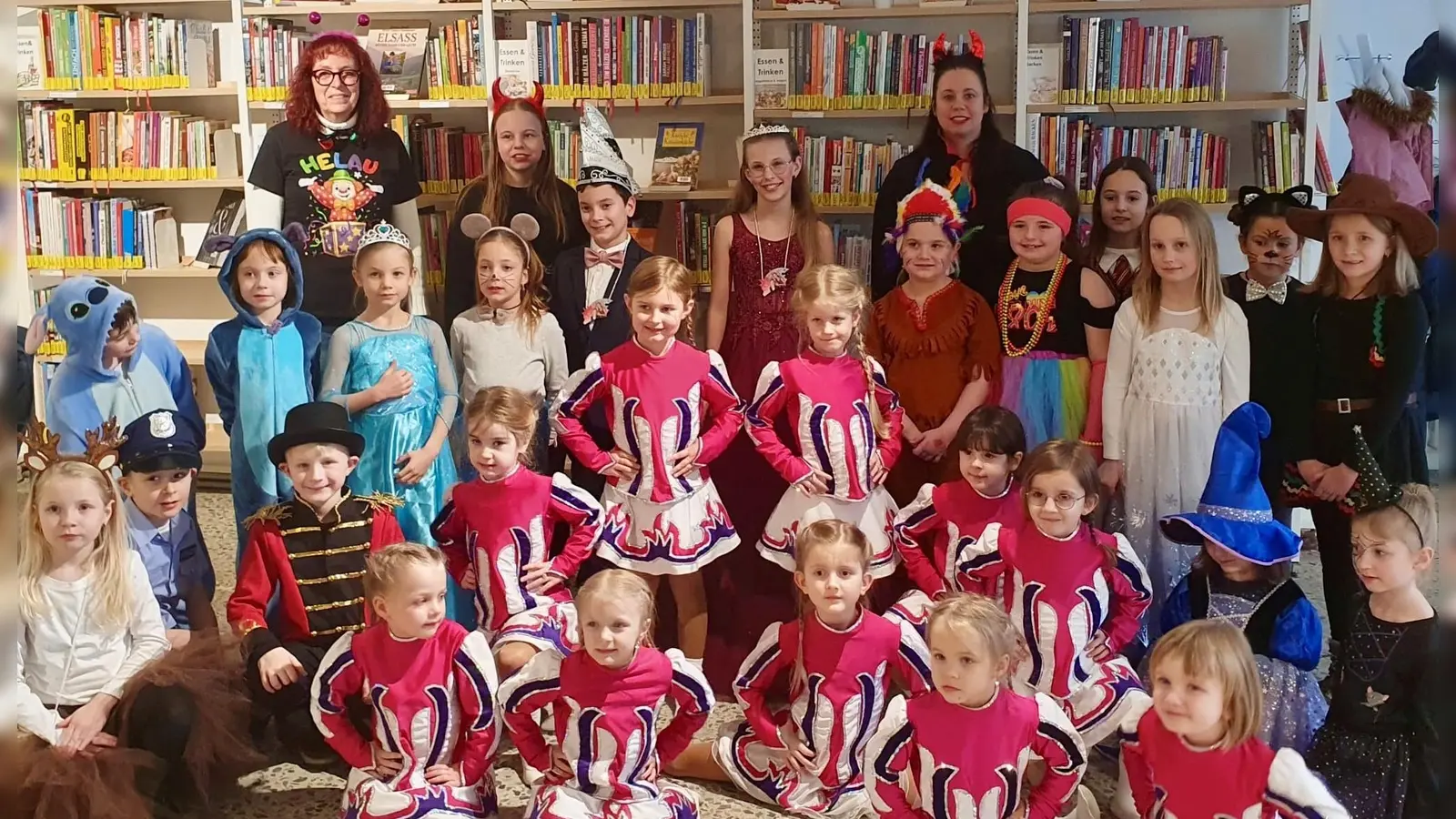 Fasching in der Stadtbücherei Mitterteich. (Bild: Silke Psarski)