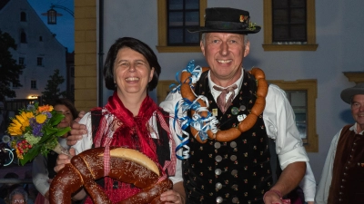 Oberkirwapaar bei den „Alten” wurden bei der Nachkirwa Anton und Sabine Stümpfl. (Bild: Lukas Schmalzl)
