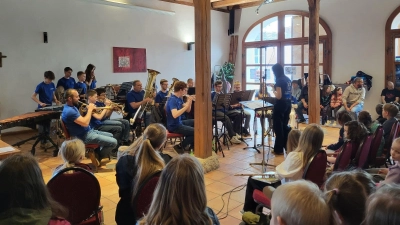 Das Jugendorchester der Trachtenkapelle Hohenburg am Vorspielnachmittag (Bild: Natalie Reiser)