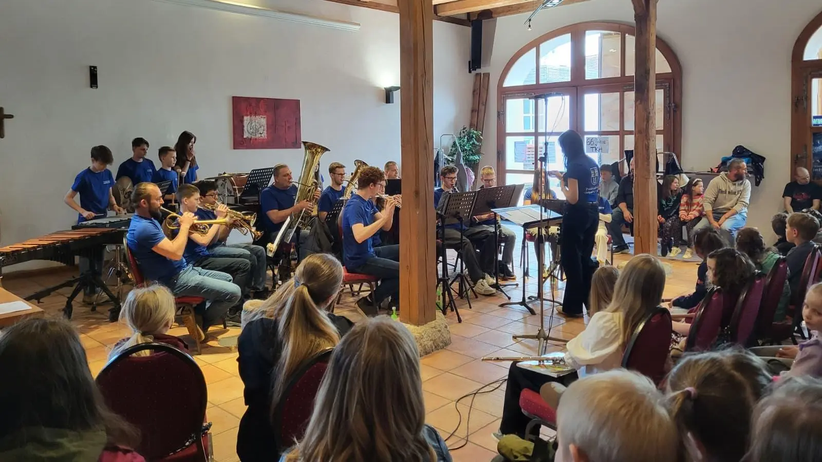 Das Jugendorchester der Trachtenkapelle Hohenburg am Vorspielnachmittag (Bild: Natalie Reiser)