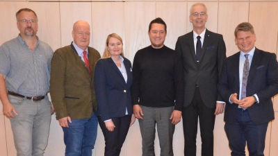 Mitgliederversammlung des Haus- und Grundbesitzervereins Weiden und Umgebung: V.l. Dieter Melzner, Lutz Freiherr von Hirschberg, Barbara Kick, Michael Hösl, Norbert Ziegler und Benjamin Zeitler.  (Bild: Helmut Kunz)