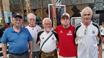die Mitglieder des Stammtisches „die Weissbiergermanen” (Bild: Hermann Bibel)