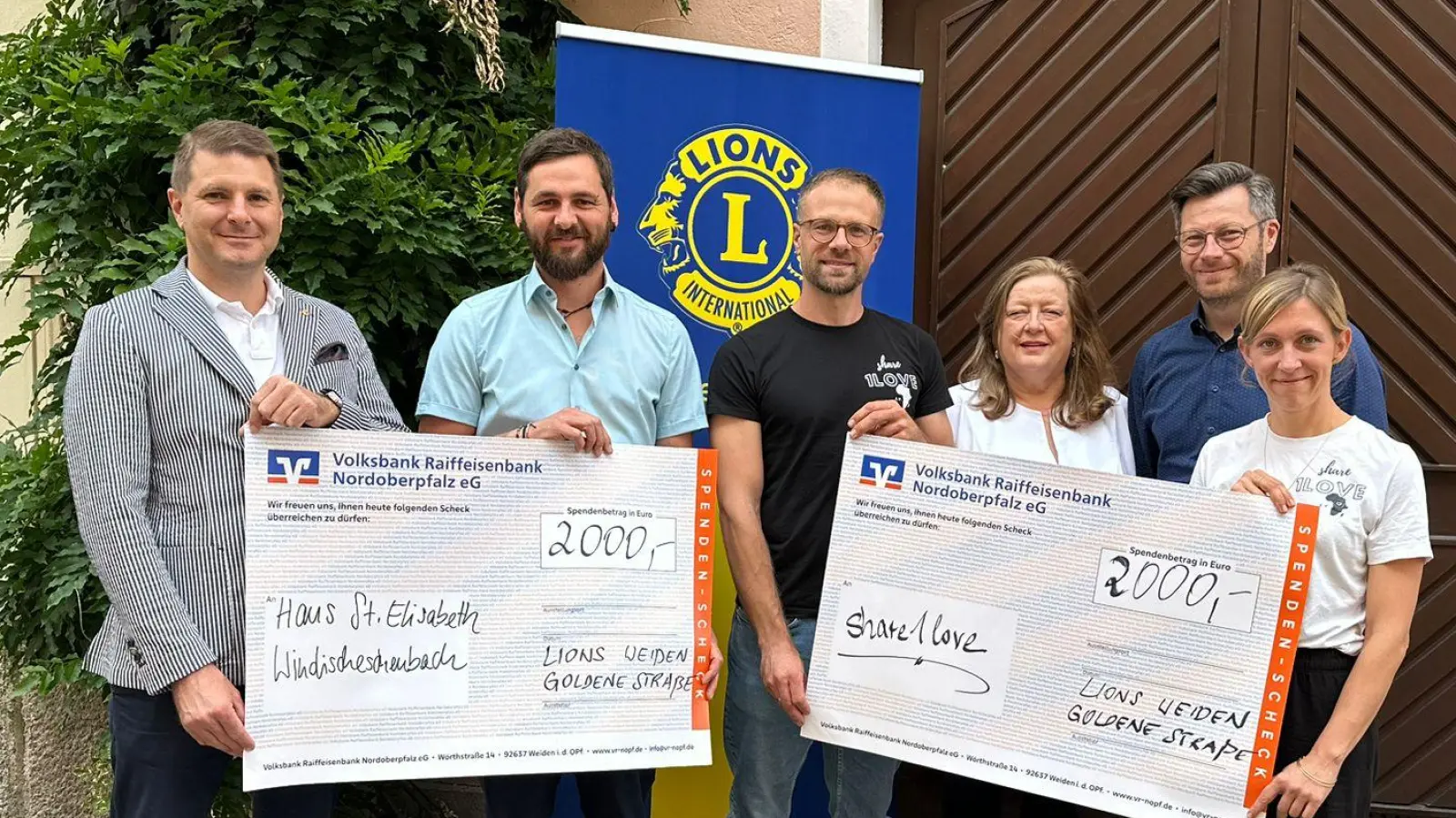 Präsident Christoph Müller-Rauch, Peter Wasel (Jugendhilfehaus St. Elisabeth), Daniel Quandt, Andrea Schubert (Lions Hilfswerk), Christoph Skutella, Stefanie Quandt (share1love).  (Bild: Hubert Schober)