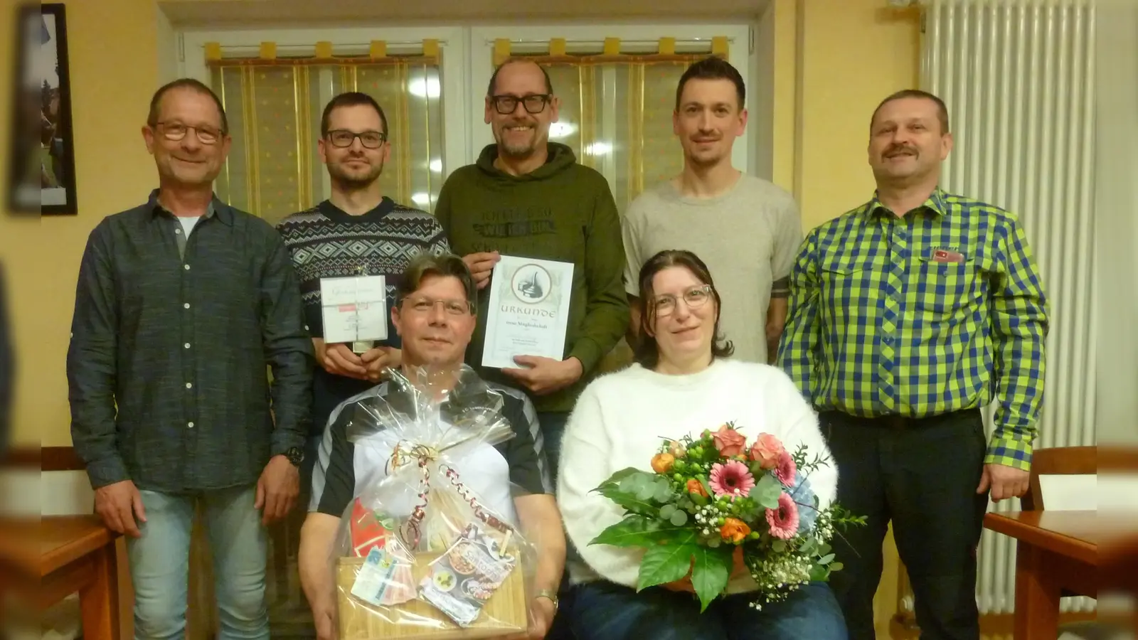 Die alte und neue Spartenleitung mit den Geehrten und FC-Vorstand Harald Siegert (Bild: Gerhard Wagenknecht)