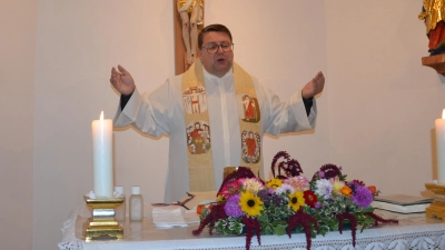 <br>Die Dorfgemeinschaft Ragenwies feierte das Patrozinium ihrer Sankt Michaelskapelle mit einem Festgottesdienst durch Pfarrer Udo Klösel.<br> (Bild: Peter Garreiss)
