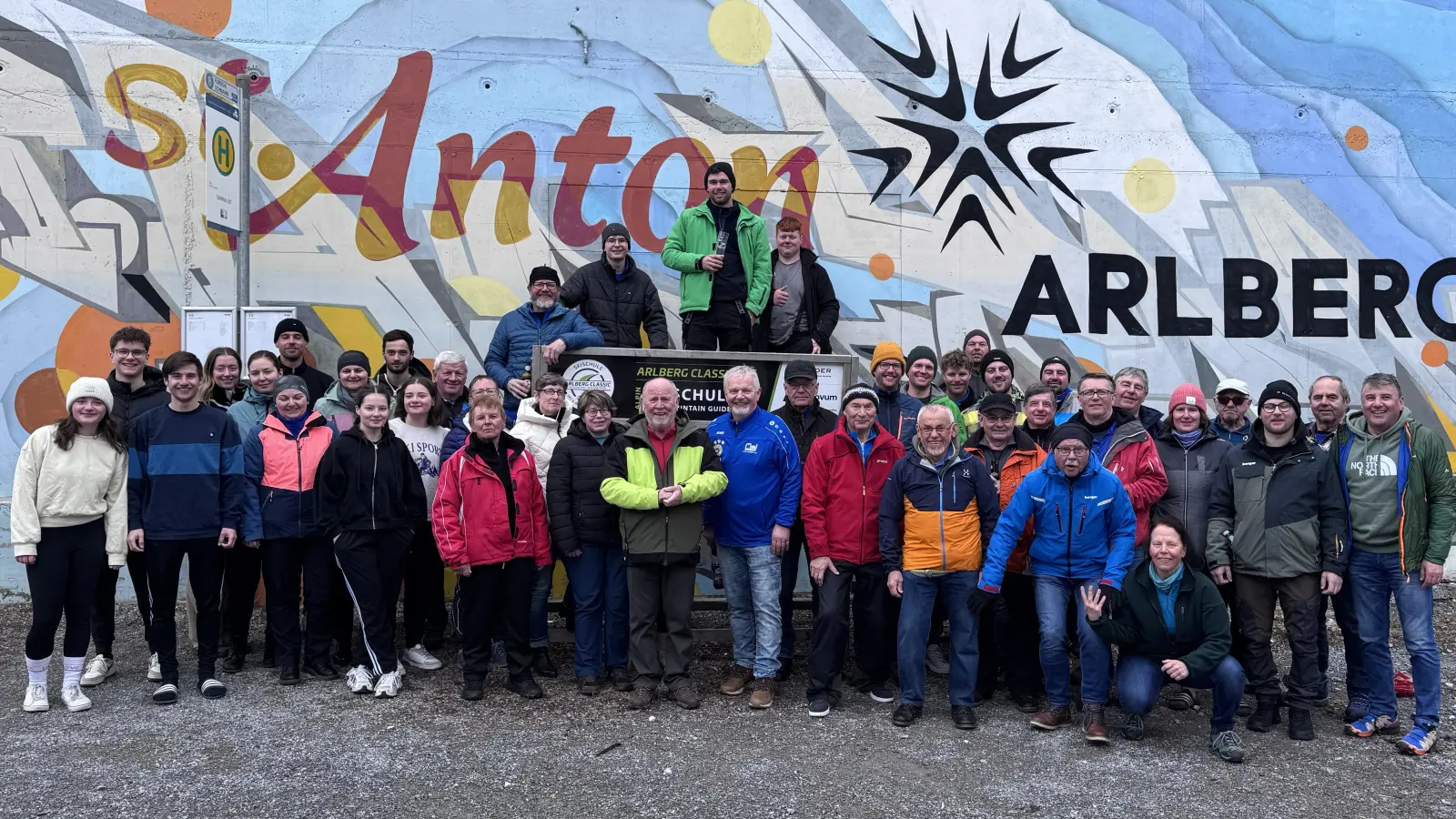 Gruppenbild Teilnehmer der Skifahrt des Sport Klub Fürnried (Bild: Jochen Kellner-Bodendörfer)