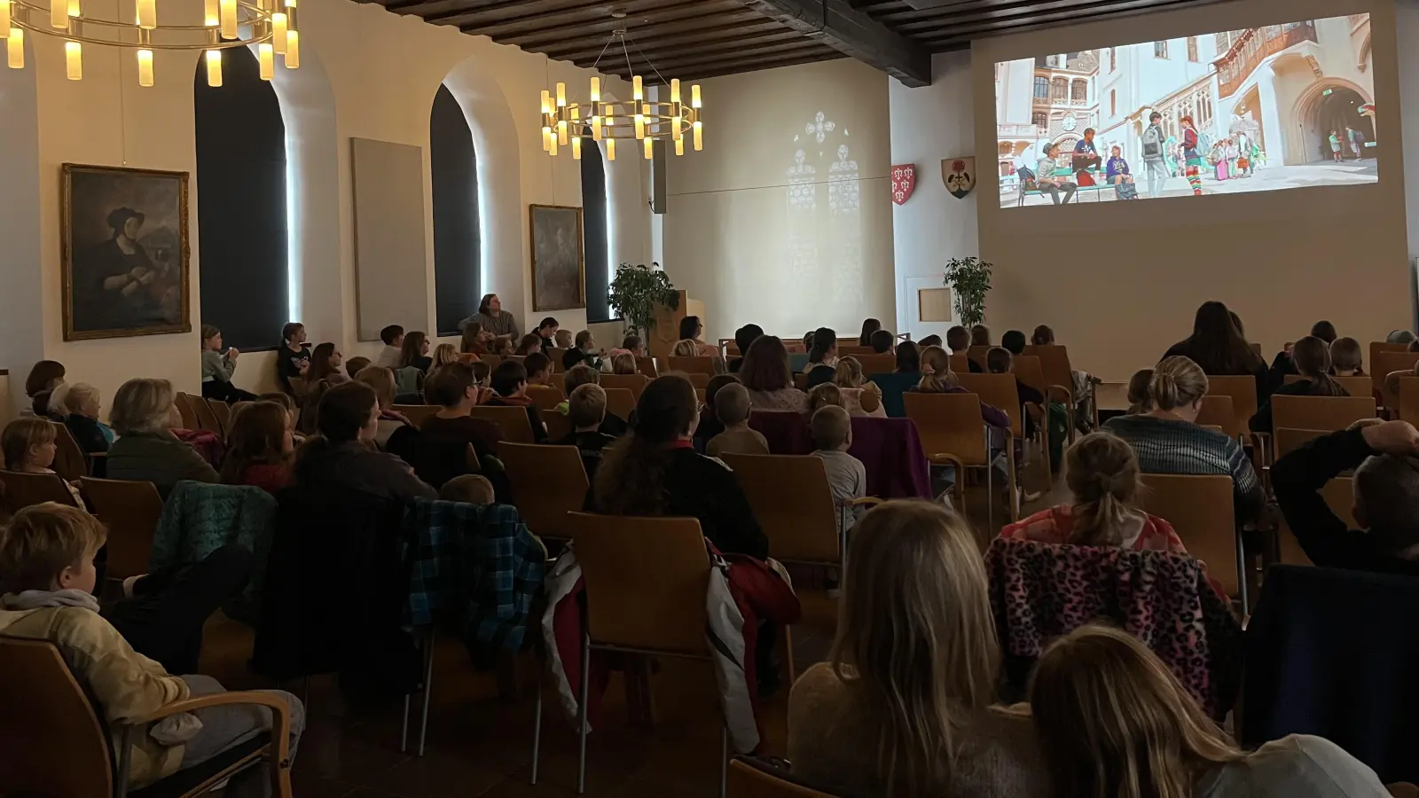 Der voll besetzte Große Rathaussaal wurde zum Kino. (Bild: Christine Hollweck)