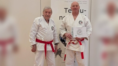 Links Roland Habersetzer 9, Dan, rechts Roland Paulus 6. Dan (Bild: Helmut Götz)