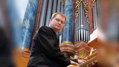 Andreas Sagstetter an der Orgel. (Bild: Klaus Schoefl)