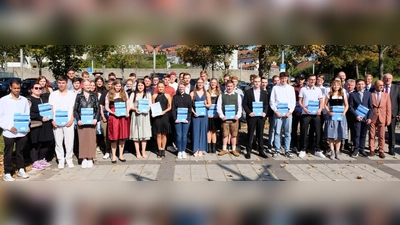 Sommerfreisprechungsfeier der Kreishandwerkerschaft Nordoberpfalz (Bild: Engelbert Schicker)