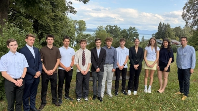 Die elf Teilnehmer des Politik-Leistungsfaches am HCA-Gymnasium in Tutzing (Bild: Melanie Päßler)