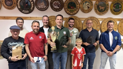 Die glücklichen Gewinner des Pfingstschießens in Floß. (Bild: Thomas Meier)