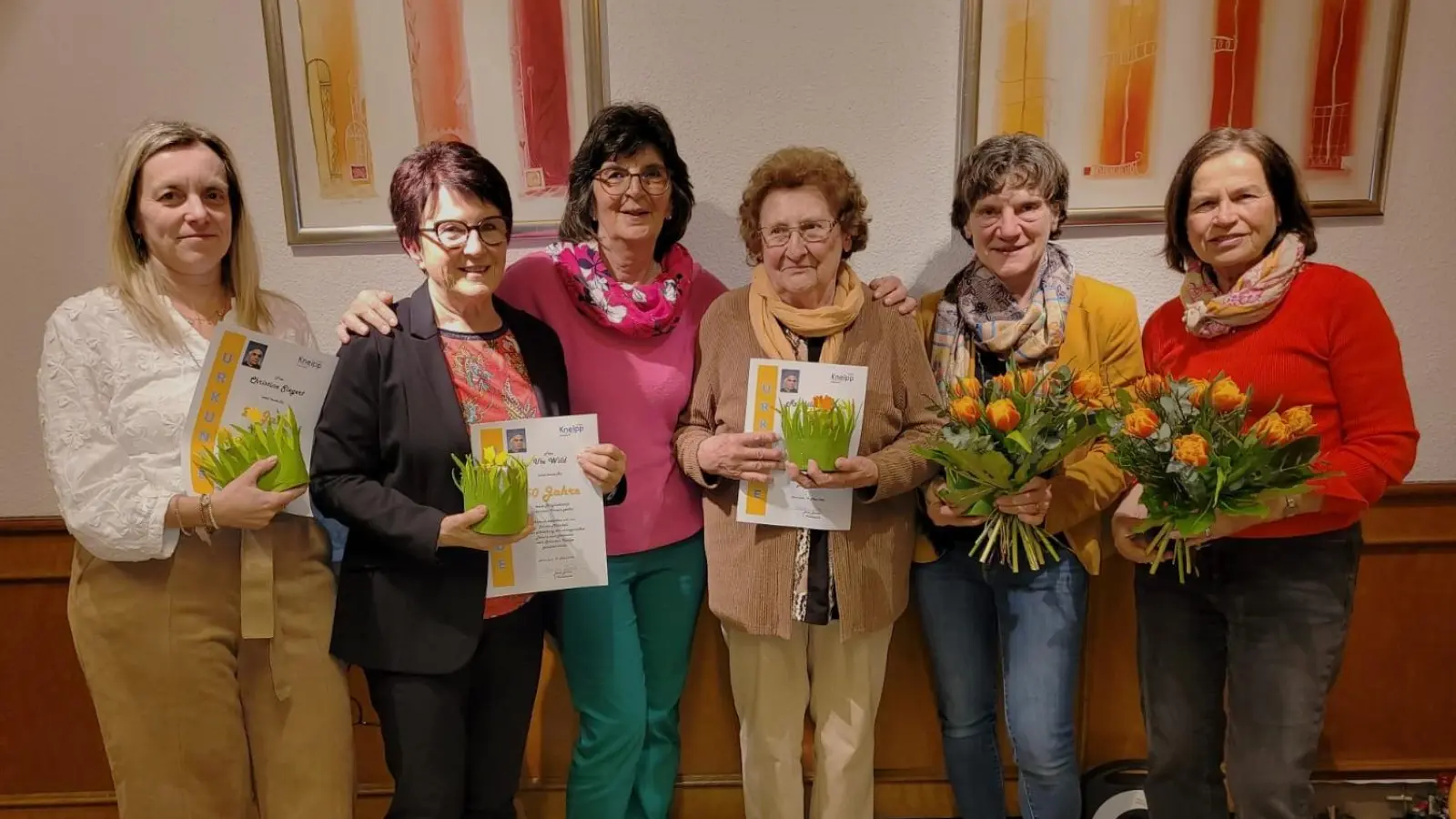 1. Vorsitzende mit den geehrten Mitgliedern, Fr. Huber und Fr. Dr. Hecken-Emmel. (Bild: Doris Boesen )