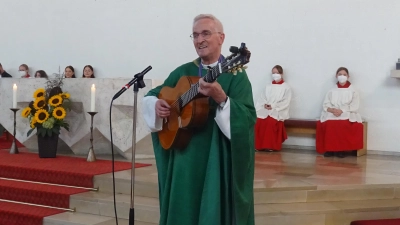 50 Jahre Priester: Josef Triebenbacher feiert Jubiläum in Regensburg. (Bild: Alfons Prechtl)