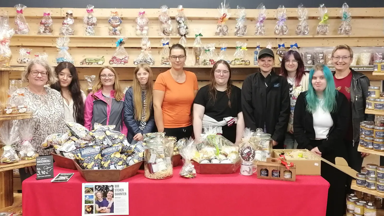 10. Klasse der Ernährung und Versorgung beschließt das Schuljahr gemeinsam  (Bild: Eva Gibhardt)