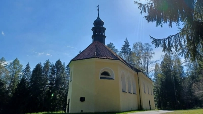 Die Allerheiligenkirche bei Wernersreuth ist Ziel einer Kirchenentdeckung der KEB Tirschenreuth. (Bild: Bettina Hoyer)