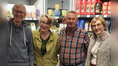 Von links: Vorstandsmitglieder Günther Zenger, Cornelia Siebenbürger, Einkäufer Victor Werndl, Hannelore Metzler (nicht im Bild: Dieter Schreyer). (Bild: Günther Zenger)