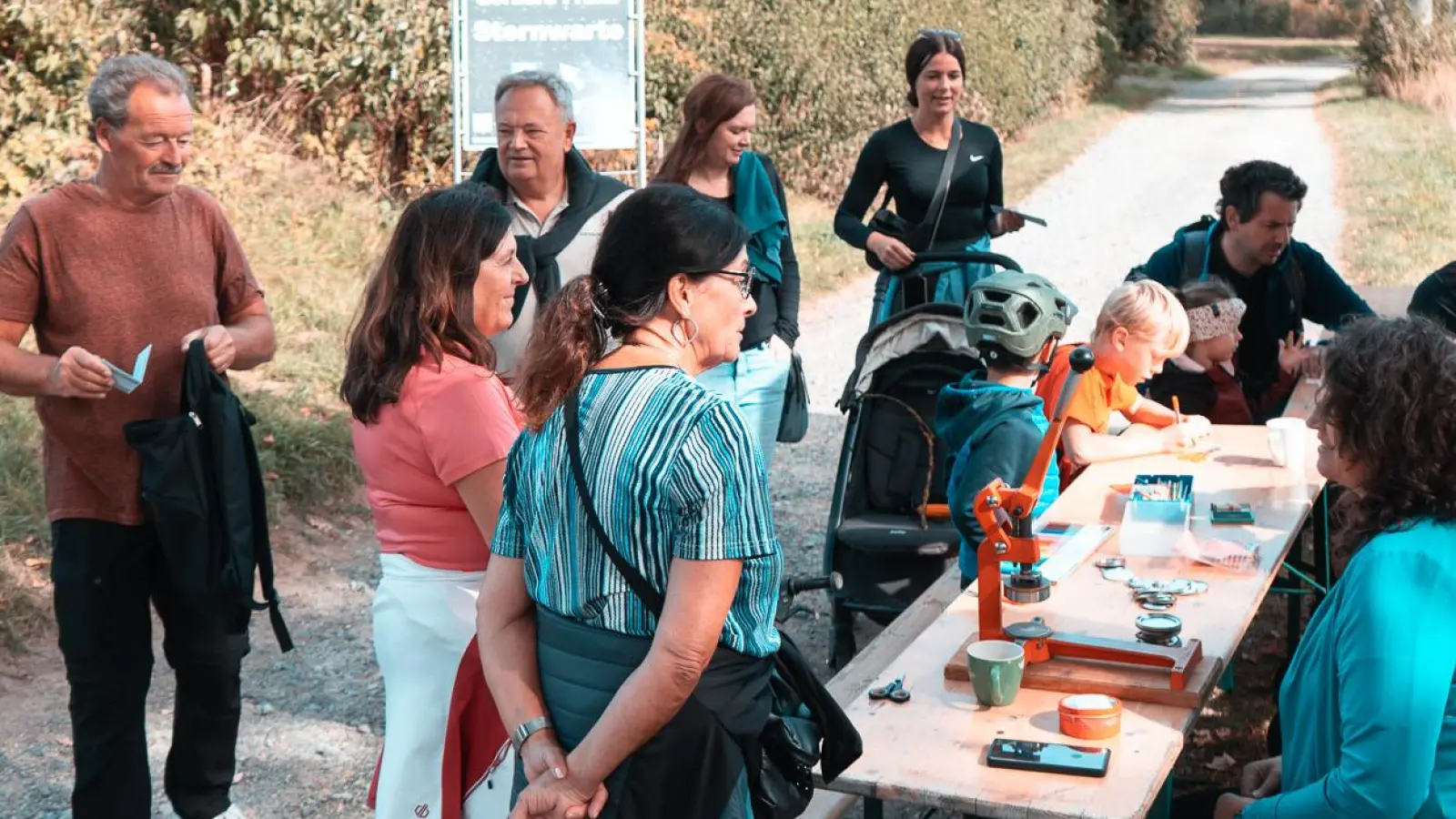 Über 240 Wanderer nahmen am Familienwandertag der Wanderfreunde teil (Bild: Nico Wiesend)
