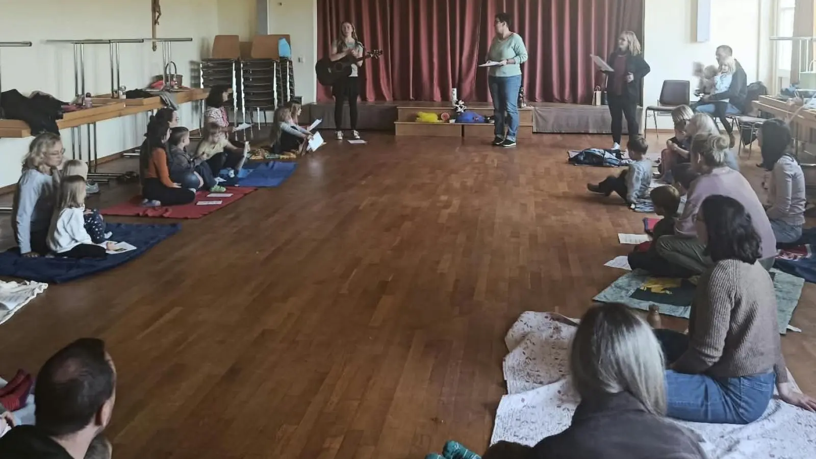 Kleinkinder-Gottesdienst mit Flecki (Bild: Roman Melzner)