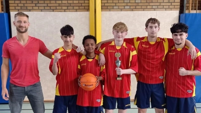 Das siegreiche Basketballteam des SFZ Amberg. (Bild: Oliver Dübeler )