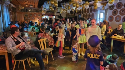 Der Kinderfasching begeisterte die anwesenden Teilnehmer. (Bild: Johannes Zeug)