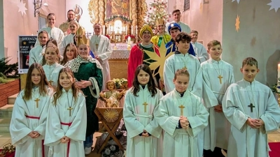 Die Ministranten aus Ursensollen waren drei Tage lang als Sternsinger unterwegs. Ihr Einsatz hat sich gelohnt! (Bild: Manuela Popp)