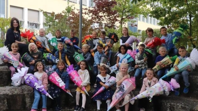 Klasse 1b mit Frau Maier (Bild: Renate Raab)