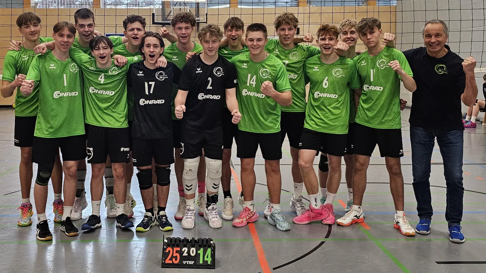 Starker 2. Platz für die U 18 vom VCDJK Amberg in Schwaig - der VCA fährt damit zur Bayerischen Meisterschaft. (Bild: Stefan Franz)