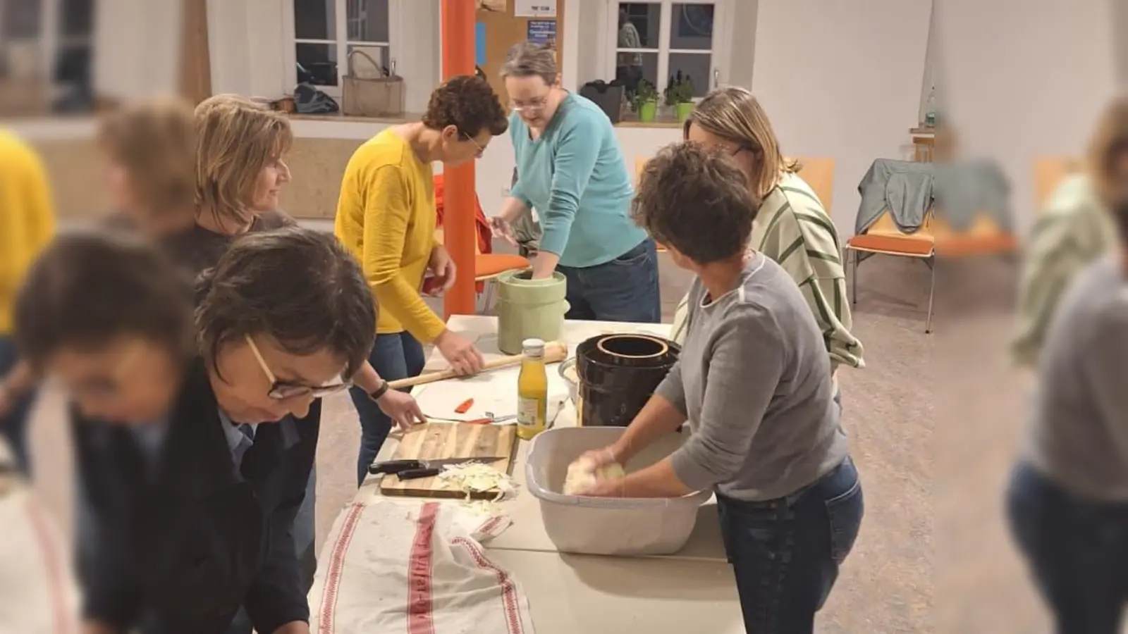 Hobeln, Kneten und Einschichten für gutes Gelingen. (Bild: Sandra Henselmann)
