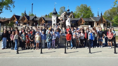 Gemeinsamer Ausflug der Nabburger und Pfreimder Ministranten in den Bayernpark nach Reisbach (Bild: Thomas Kern)
