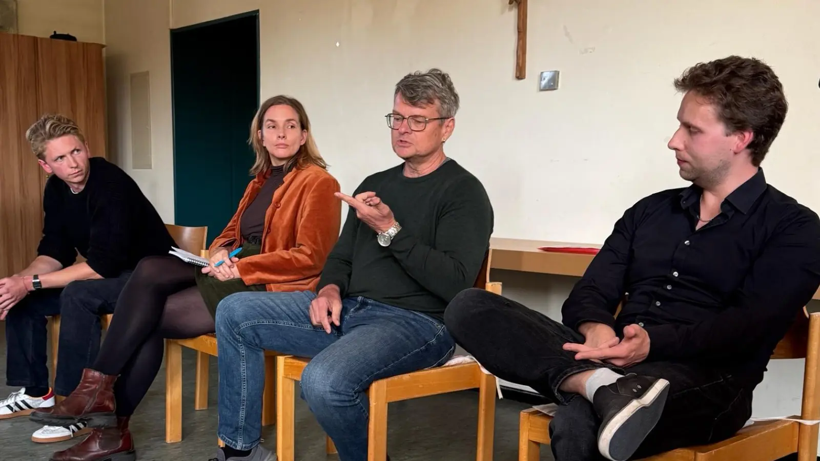 Mit mehr als 50 Zuhörern diskutierten Eric Gellert (Wasserwirtschaftsamt Weiden), Reinhold Wilterius (Bund Naturschutz), MdL Laura Weber und PFAS-Experte Klaus Erlmeier (von rechts).  (Bild: Gabi Eichl)