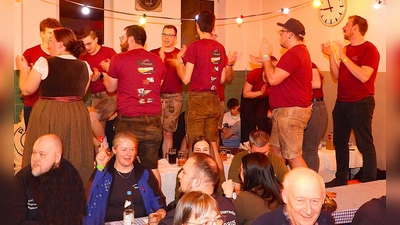 Ausgelassene Stimmung herrschte beim 43. Starkbierfest der FW VOH.<br> (Bild: Manfred Rudolf Stangl)