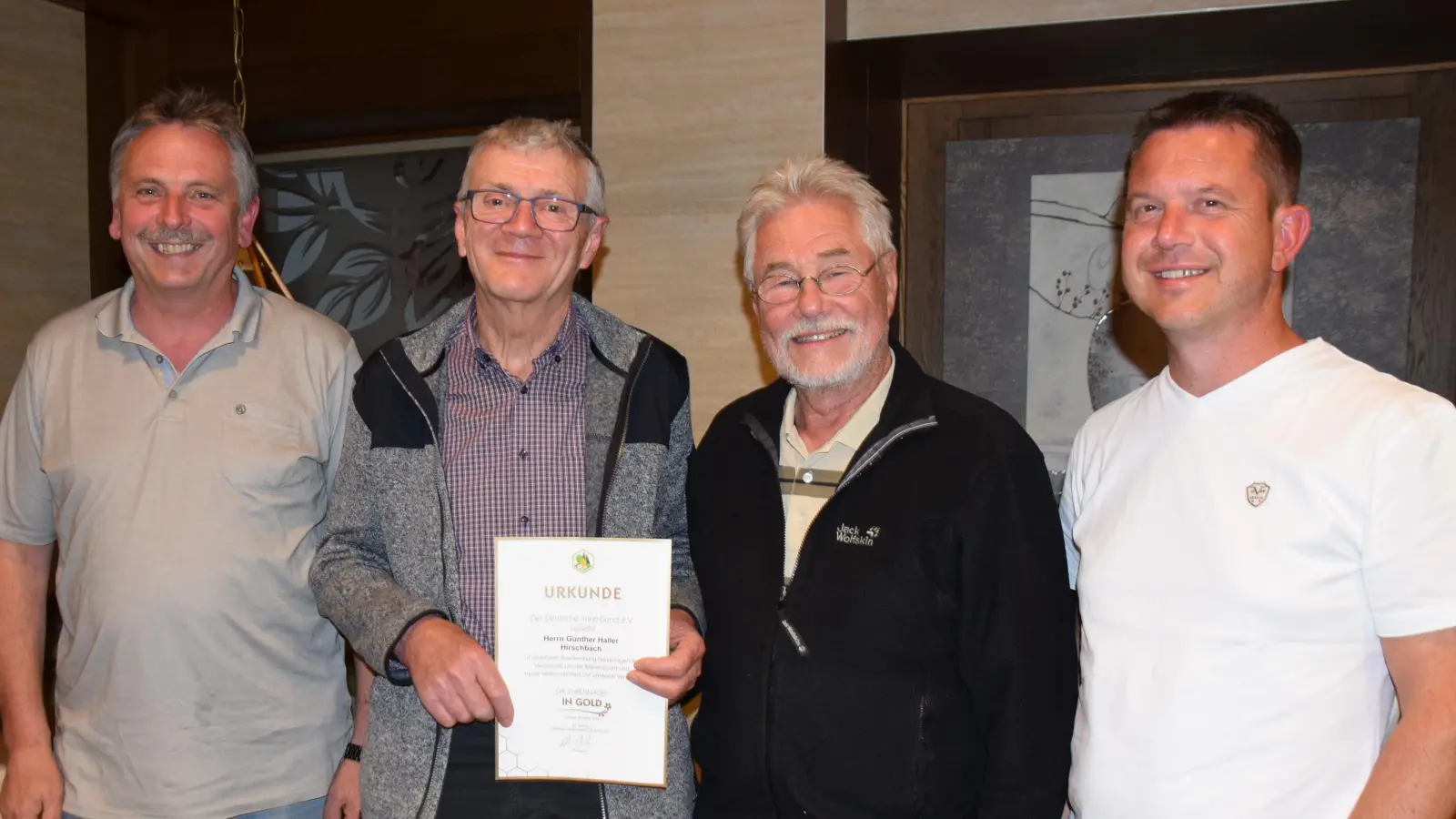 von links. Bgm. Hermann Mertel, Günther Haller, Rolf Brödner und Bgm. Jörk Kaduk  (Bild: Monika Haller)