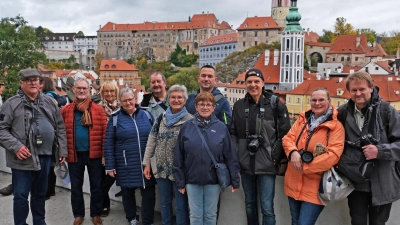 Hoch über den Dächern von Krumau/CR gab es für die Hobbyfotografen viel zu erkunden. Zwei Tage nahmen sie sich dafür Zeit. (Bild: Bernhard Neumann)