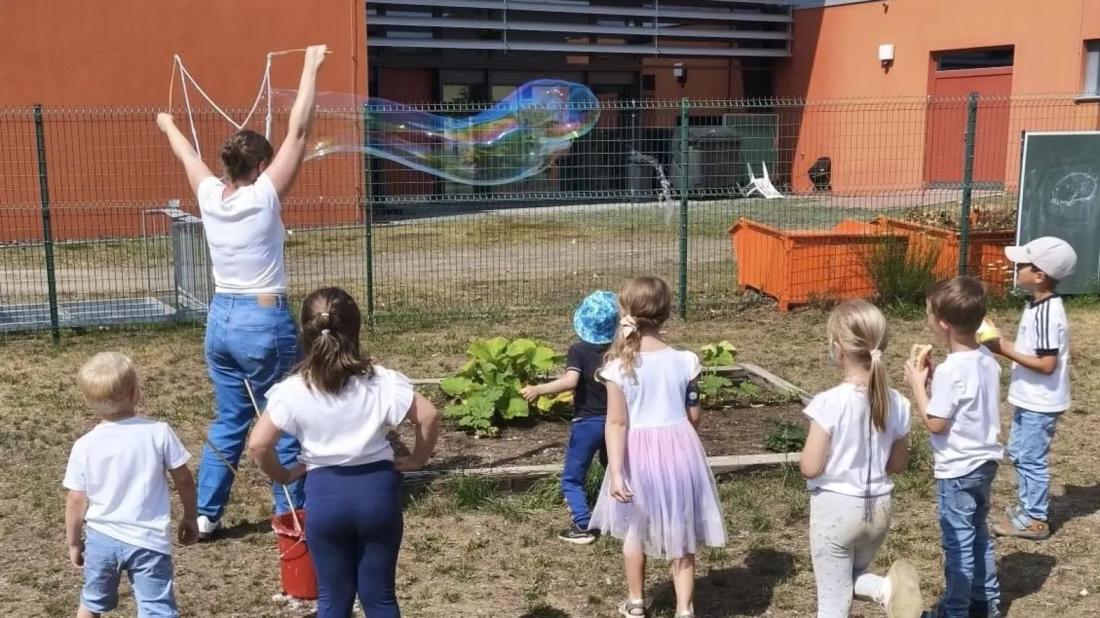 Bei den Mitmachstationen hatten die Kinder sichtlich viel Spaß. (Bild: Stephanie Busch)
