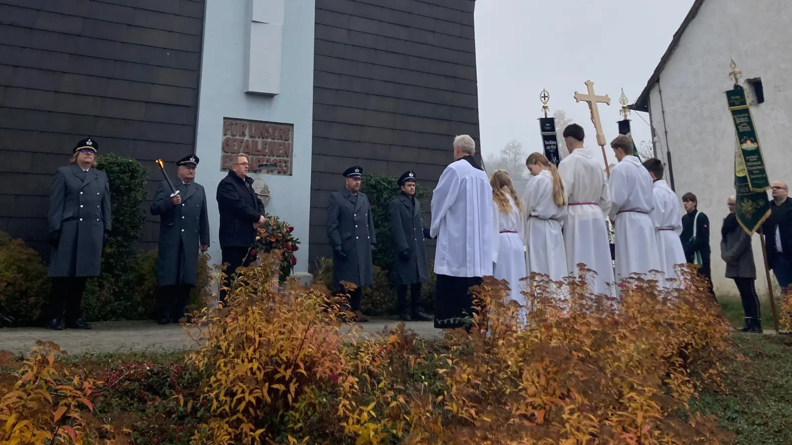 Gedenkfeier zum Volkstrauertag am Kriegerdenkmal Raigering (Bild: Marina Koller)