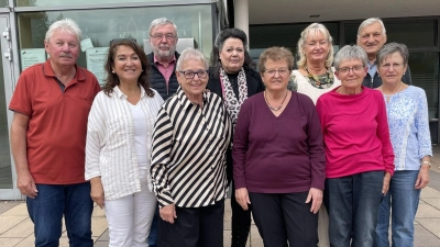von links 4.Vorsitzende Veronika Lederer 6. Stellvertreterin Irma Hagn (Bild: Alfons Eckl)
