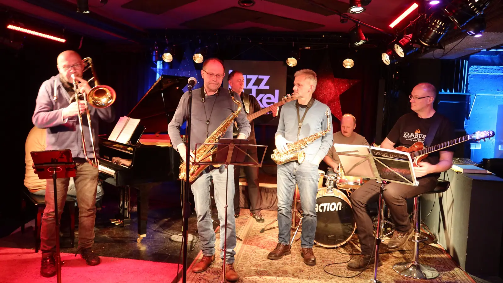 Albert Dotzler hatte zur Session eingeladen. Viele Jazz-Talente waren ihm gefolgt.  (Bild: Kunz)