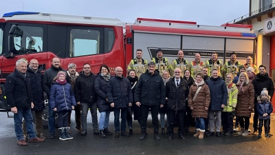 Eine starke CSU-Delegation mit Bürgermeister, Landrat, Landtagsvizepräsident, Stadträten und Stadtratskandidaten stattete den Diensthabenden in den Tower Barracks am Silvestertag einen Besuch ab. (Bild: Gerald Morgenstern)